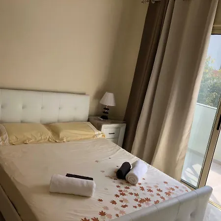 Galini's Modern Townhouse Appartamento Paphos