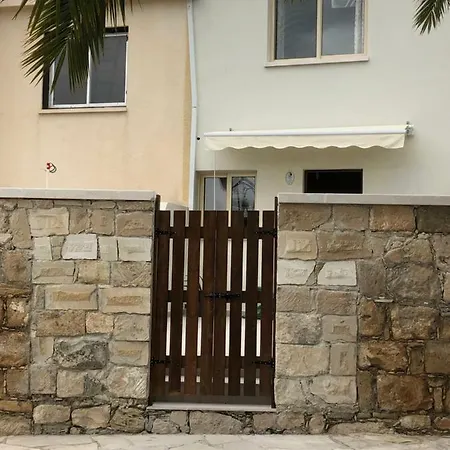 Appartamento Galini's Modern Townhouse Paphos