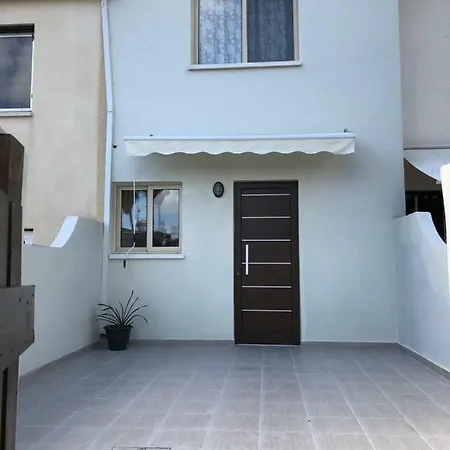 Galini's Modern Townhouse Appartamento